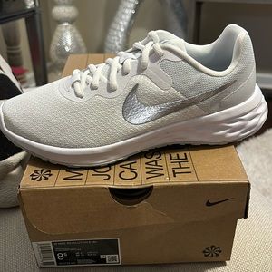 Brad new women shoes